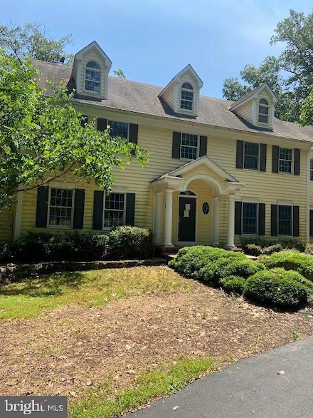 17 Harbourton Ridge Dr, Pennington, NJ 08534