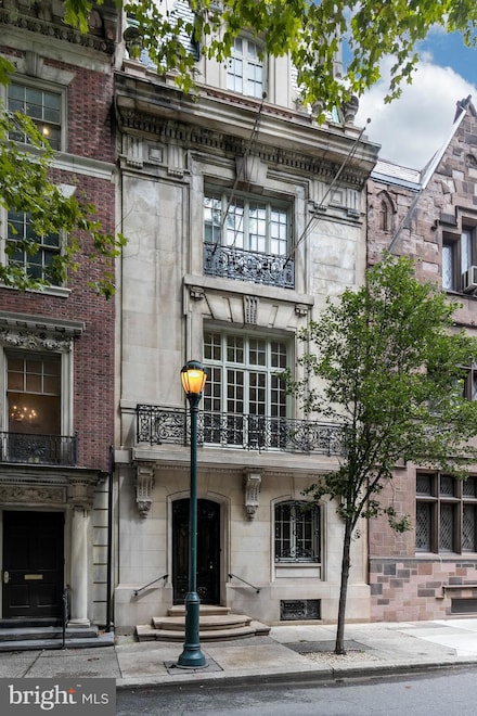 1629 Locust St, Philadelphia, PA 19103