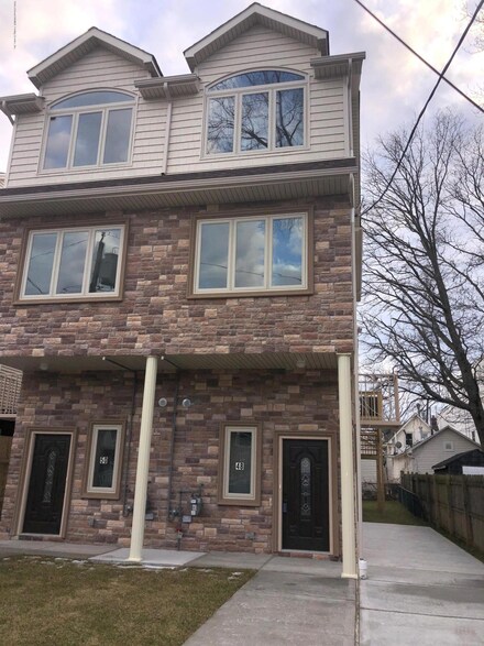 48 Hempstead Ave, Staten Island, NY 10306