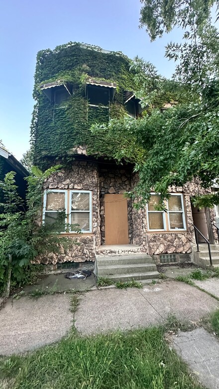 653 E 90th St, Chicago, IL 60619