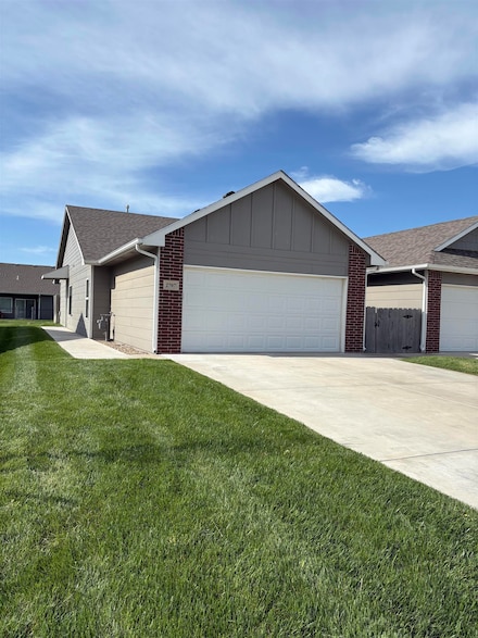 2707 W 55th St N, Wichita, KS 67204