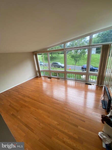 123 Raleigh St SE, Washington, DC 20032