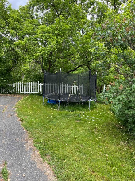 274 Pleasant St, Saint Johnsbury, VT 05819