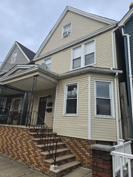 268 Devon St, Kearny, NJ 07032