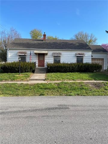309 Limestone St, Wathena, KS 66090