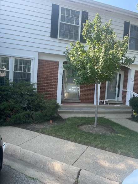 1703 Colonial Ln, Northfield, IL 60093