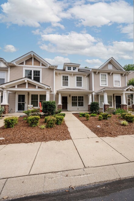 482 Flintlock Ct, Nashville, TN 37217