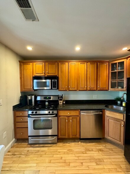 762 E 6th St Unit 2, Boston, MA 02127