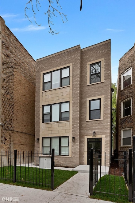 4024 S Calumet Ave, Chicago, IL 60653