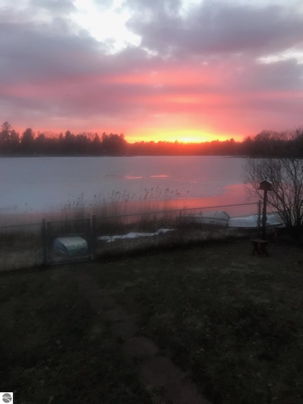 7305 Chain Lake Dr, South Branch, MI 48761