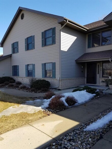 2814 N Grant Rd, Carroll, IA 51401