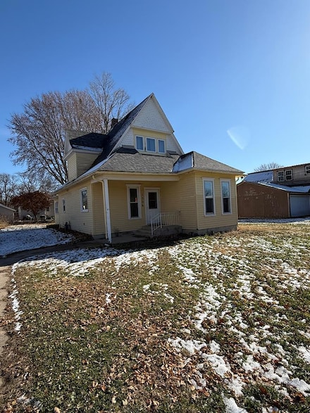 1006 Riddle St, Gowrie, IA 50543