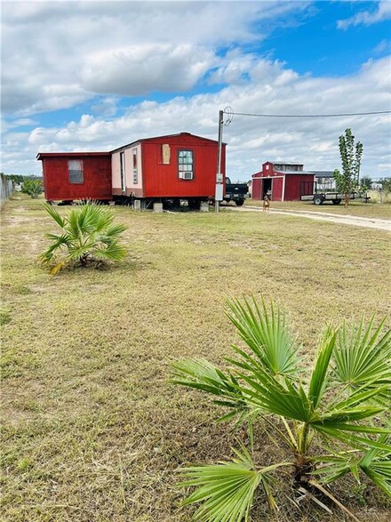 22105 Harry St, Monte Alto, TX 78538