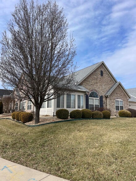3810 E Cherry St Unit C-103, Springfield, MO 65809