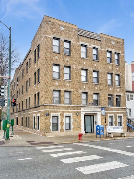 2959 N Damen Ave Unit 2G, Chicago, IL 60618