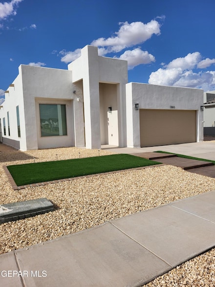 13865 Lorenz Ave, El Paso, TX 79928