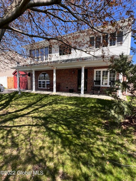 13 Mohawk Ave, Latham, NY 12110