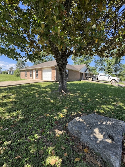210 Curtis Ave, Alexandria, TN 37012