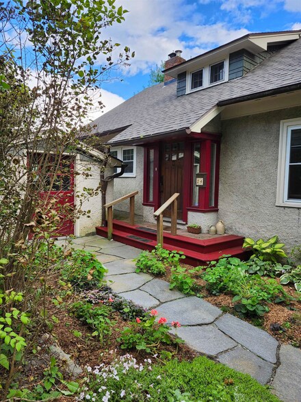 24 Oak Crest Unit 1, Brattleboro, VT 05301