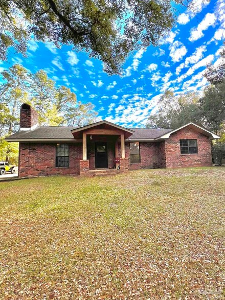 5962 Coopers Basin Dr, Milton, FL 32583