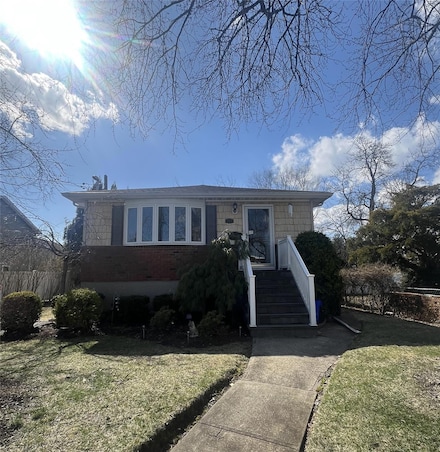 104 Ralph Ave, Babylon, NY 11702
