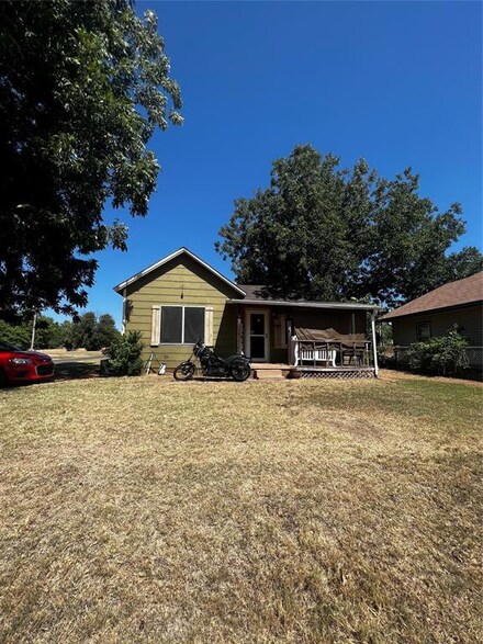 402 E Grant Ave, Guthrie, OK 73044