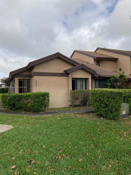 9567 NW 38th Place, Sunrise, FL 33351