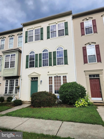92 Davis St, Charles Town, WV 25414