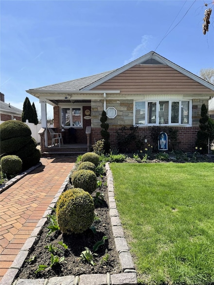 10-08 147th St, Flushing, NY 11357