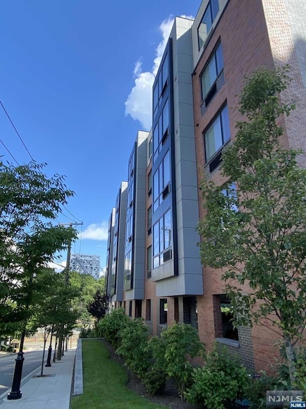 2150 N Central Rd Unit 311, Fort Lee, NJ 07024