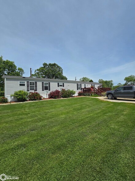 407 N 2nd St, van Wert, IA 50262
