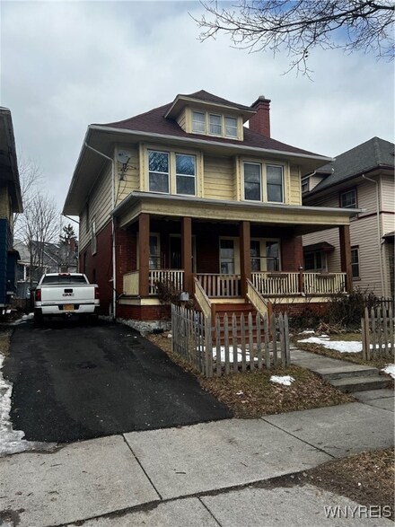296 Humboldt Pkwy, Buffalo, NY 14214