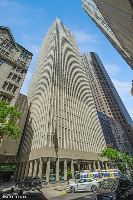 100 E Walton St Unit 29A, Chicago, IL 60611