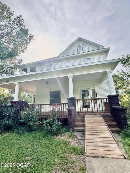 602 Oak St, Mc Cune, KS 66753