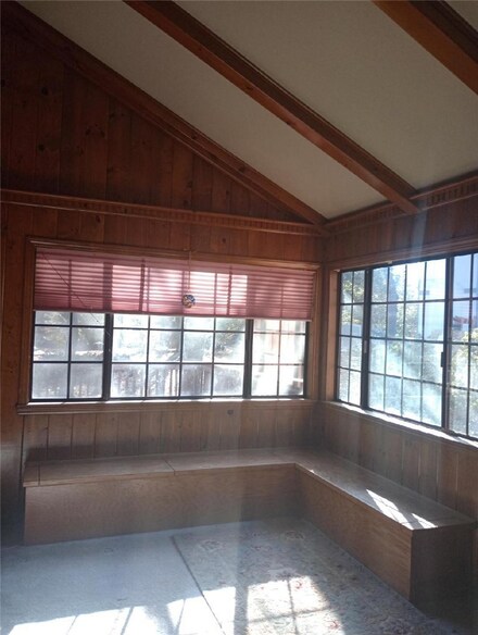 1536 Yosemite Dr, Lake Arrowhead, CA 92352