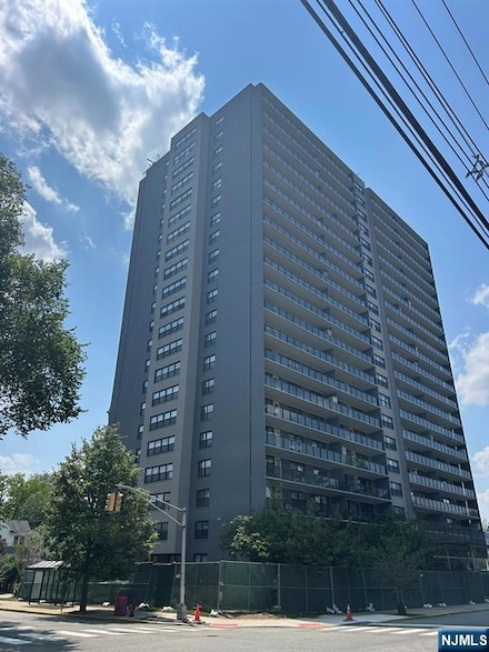 285 Aycrigg Ave Unit 14F, Passaic, NJ 07055