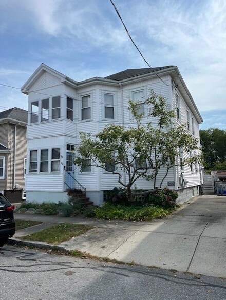 82 Query St, New Bedford, MA 02745