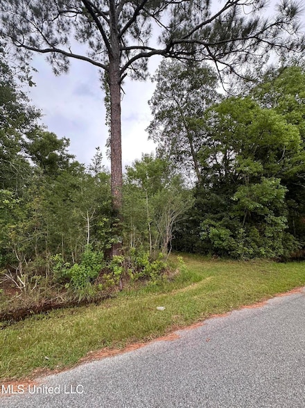2020 Hastings Rd, Gautier, MS 39553