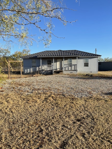 7691 Farm To Market 586, Bangs, TX 76823