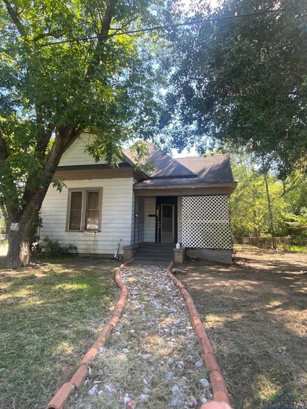 1206 Esplanade St, Marshall, TX 75670