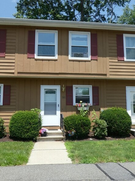 343 Chicopee St Unit 35, Chicopee, MA 01013