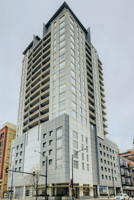 330 W Grand Ave Unit 1601, Chicago, IL 60654