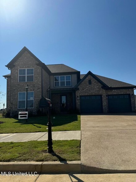13523 Broadmore Ln, Olive Branch, MS 38654