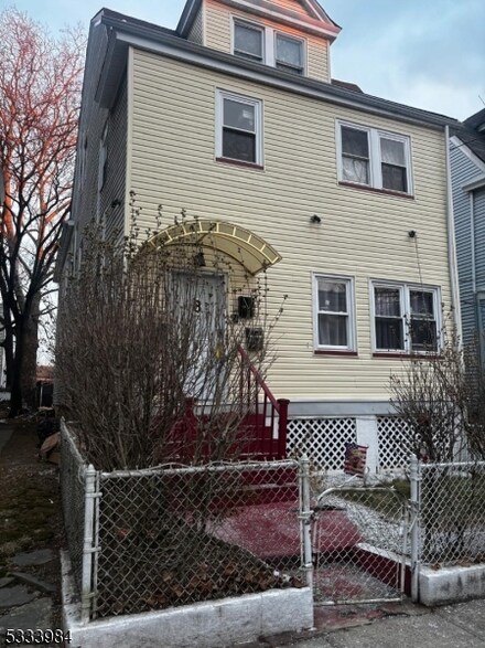 8 Treacy Ave Unit 10, Newark, NJ 07108