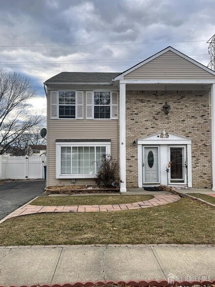 94 Brewster Cir, Old Bridge, NJ 08857