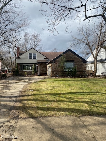 2380 S Belvoir Blvd, Cleveland, OH 44118