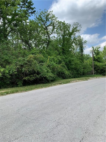 416 N Sugar Creek Blvd, Sugar Creek, MO 64054