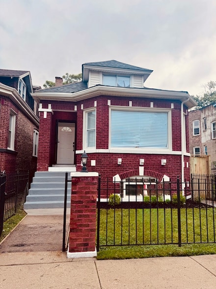 7253 S Marshfield Ave, Chicago, IL 60636