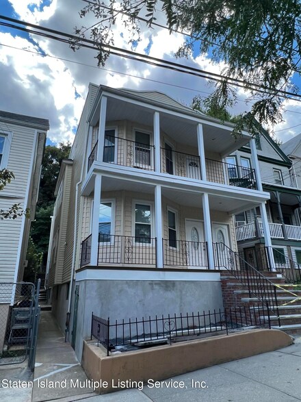 68 Clinton St, Staten Island, NY 10304