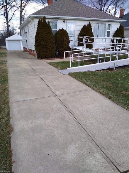 3422 Park Dr, Cleveland, OH 44134